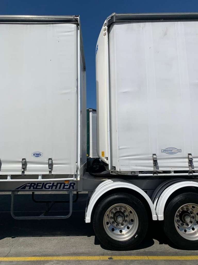 Image for 2013 MAXITRANS B Double Curtain Sider 1