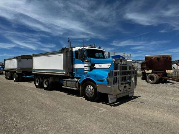 2007 Kenworth T401 image