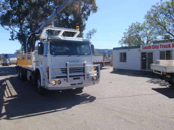 2011 Iveco Acco Crane Tray image