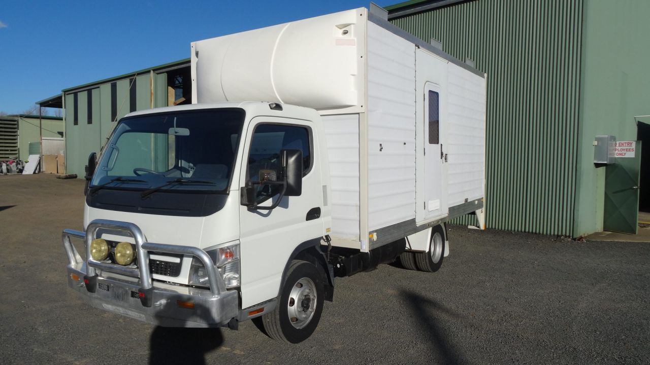 2009-used-mitsubishi Fuso Canter 4.0-truck For Sale At $29,900 In New ...