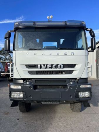 IVECO Trakker AD 450 6X6 image