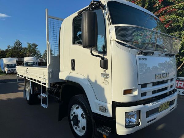 2012 Isuzu F Series FSS 550 image