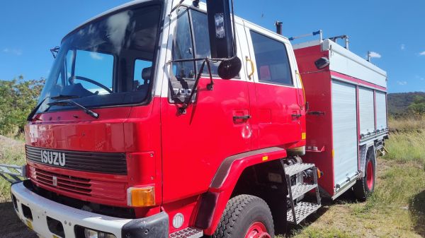 1994 Isuzu F Series FTS 700 image