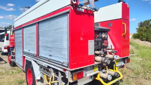 1994 Isuzu F Series FTS 700 image