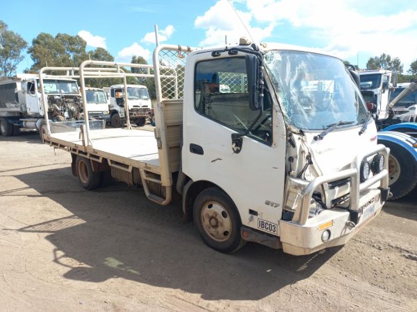 2015 Hino 617 - 300 Series Tray Truck 300 SERIES 617 image