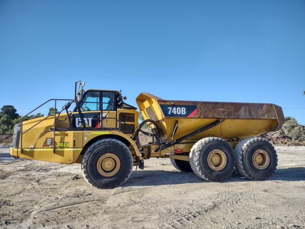 2011 Caterpillar 740B image