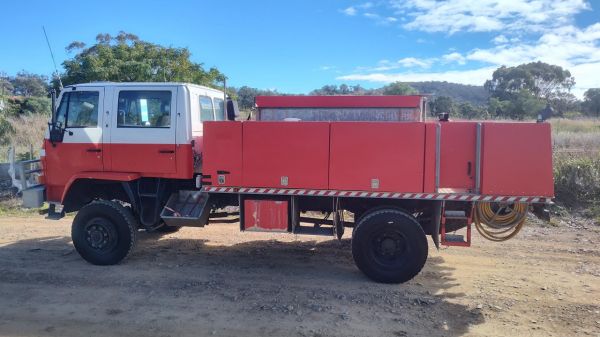 1994 Isuzu F Series FTS 700 image