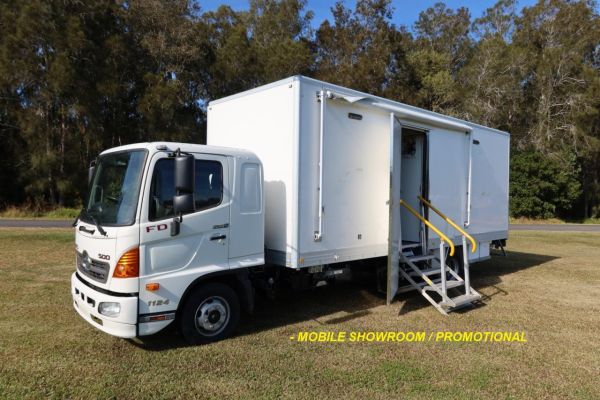 2014 Hino FE 1124 image