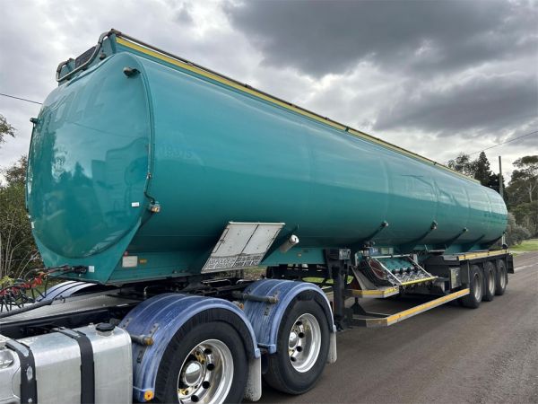 2009 MARSHALL LETHLEAN TRIAXLE FUEL TANKER image