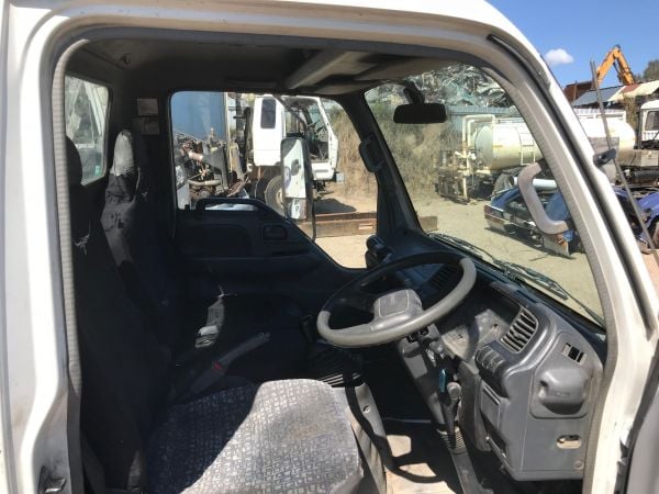 2008 Isuzu NKR200 Cab chassis image