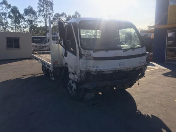 2004 Hino Dutro Tray image