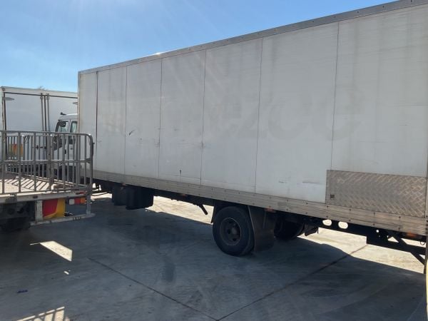 Isuzu FRR 107-210 Pantech image