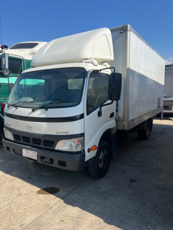 2005 Hino Dutro 4500 Pantech image