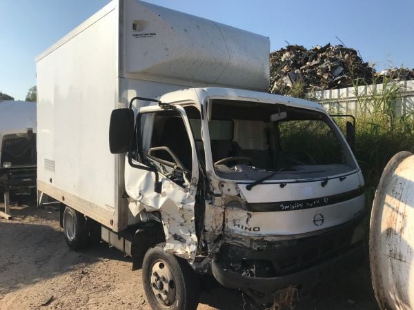2006 Hino Dutro 4500 Pantech image