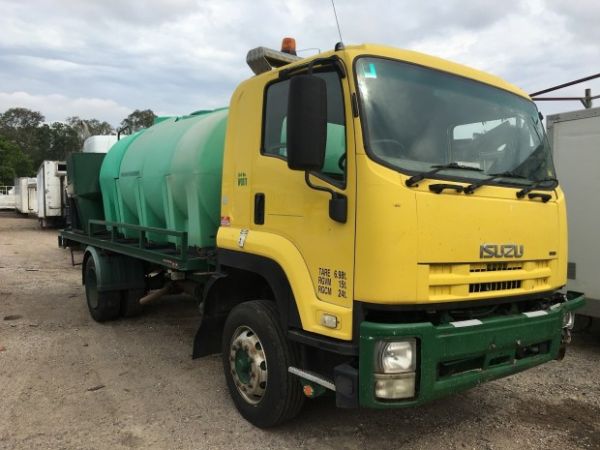 Isuzu FTR900 Cab chassis image