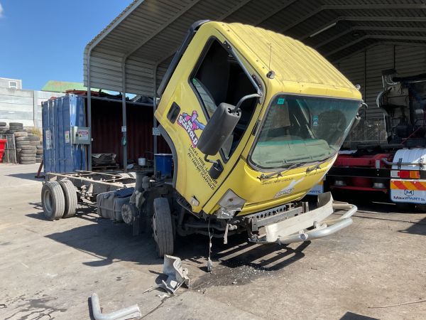 Isuzu NNR85 Tray image