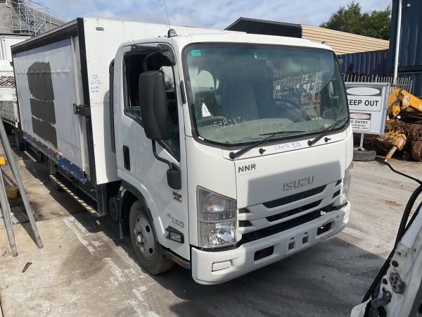 Isuzu NNR 45 150 Curtainsider image