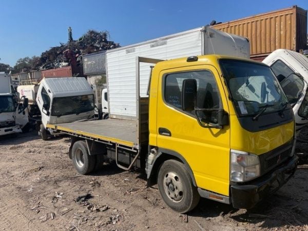 Mitsubishi Canter 515 Wide Tray image