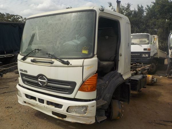 2007 Hino FG 1527-500 Series Cab chassis image
