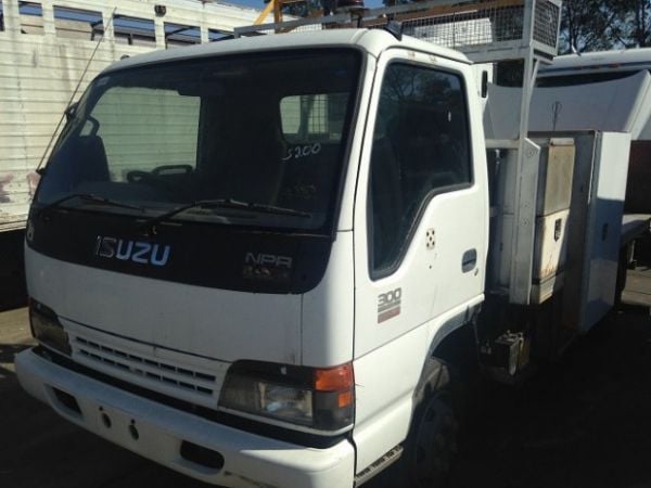 2005 Isuzu NPR300 Service Body image