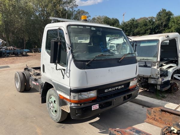 Mitsubishi Canter Cab chassis image