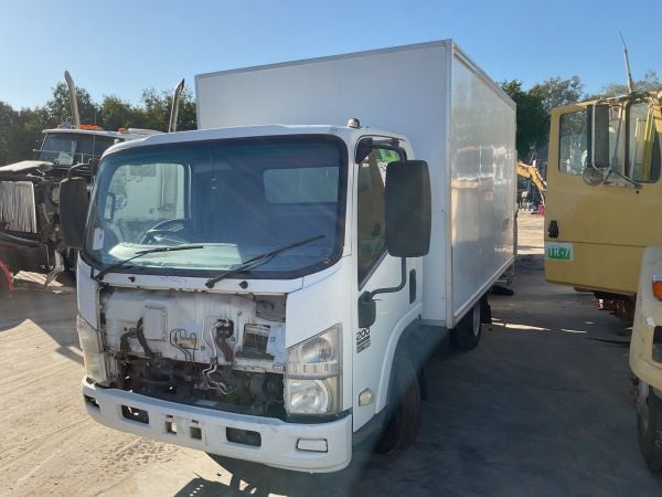Isuzu NNR 45 150 Pantech image