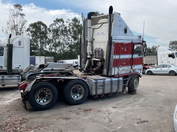 2005 Kenworth K104 Primemover image