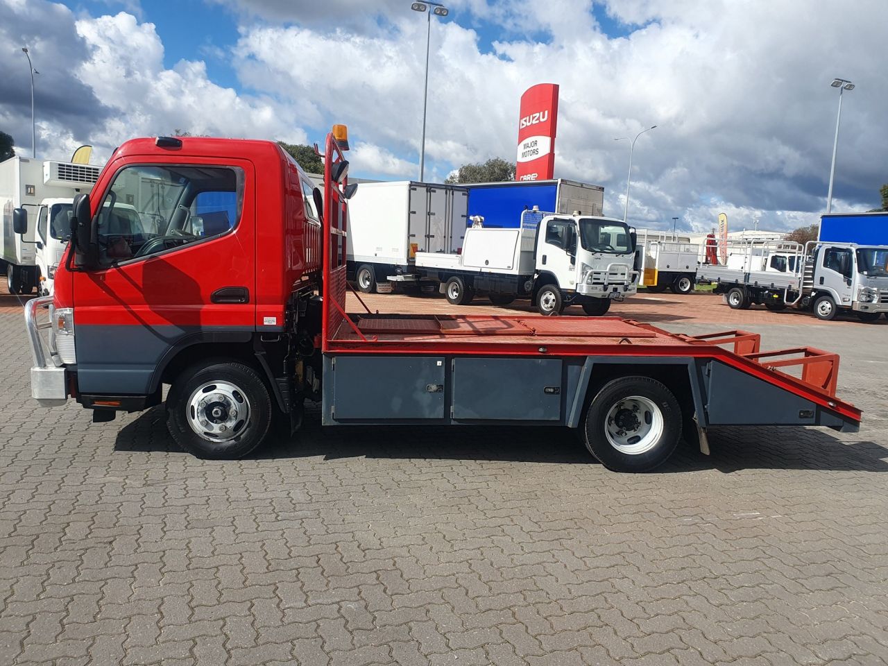 Image for 2013 Fuso Canter 515 Wide Beavertail 2 ton Beavertail and Ramps 1