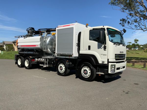 2024 Isuzu FYJ 300-350 Vacuum Tanker STG 8,000L Vacuum Truck image