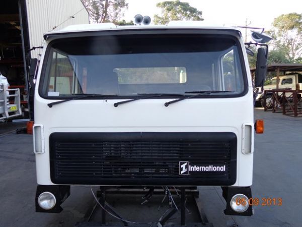 1995 INTERNATIONAL 2350E image