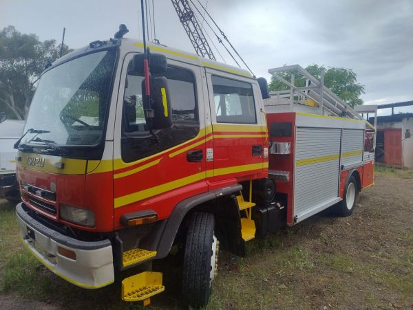 2006 Isuzu F Series FTR 900 image