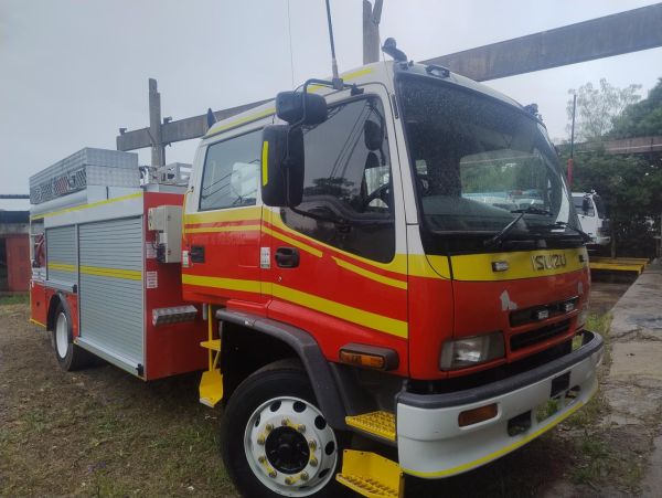 2006 Isuzu F Series FTR 900 image