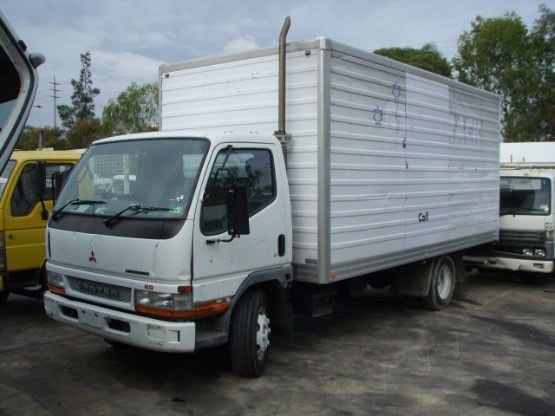 2004 Mitsubishi Canter Pantech image