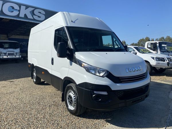 2021 Iveco Daily Van 35S13 image