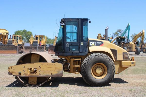 2007 Caterpillar CS563E image