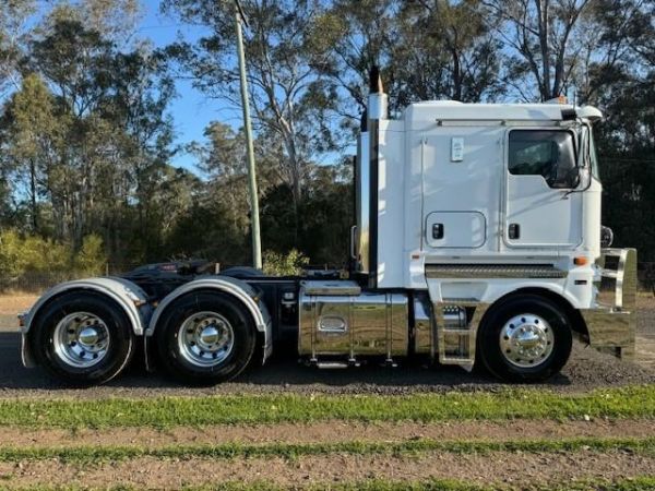 2016 KENWORTH K200 FLAT ROOF, CUMMINS ISXE5 (0KMS ON REBUILD), 18SP image