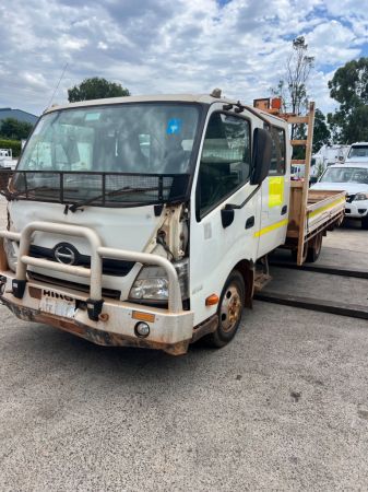 2013 Hino 616 - 300 Series Tray image