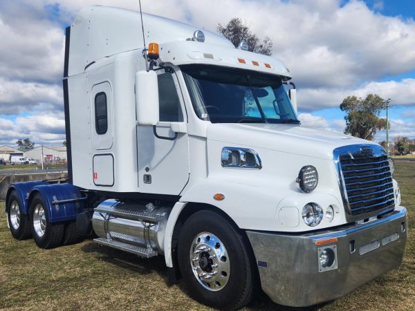 2013 FREIGHTLINER CENTURY 112 Prime Mover image
