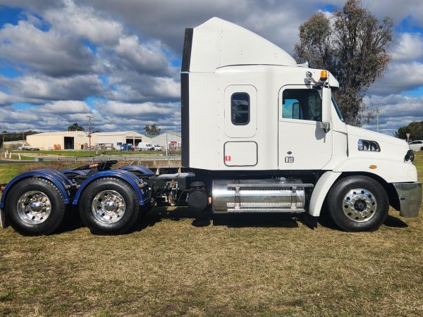 2013 FREIGHTLINER CENTURY 112 Prime Mover image