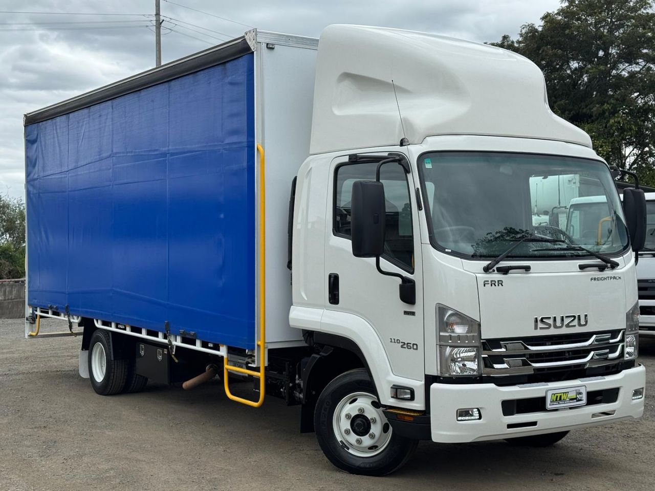Image for 2020 Isuzu F Series FRR110-260 1