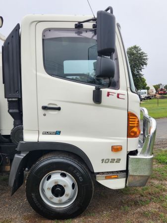 2013 HINO 500FC1022 Service Vehicle image