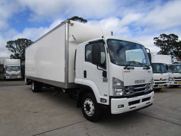 2015 Isuzu F Series FSR 700/850 Premium image