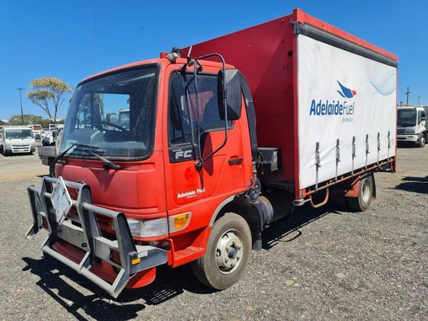 2002 HINO FC3J Box Truck image