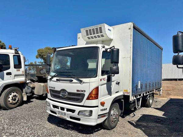 2013 HINO 500FC1022 Refrigerated image