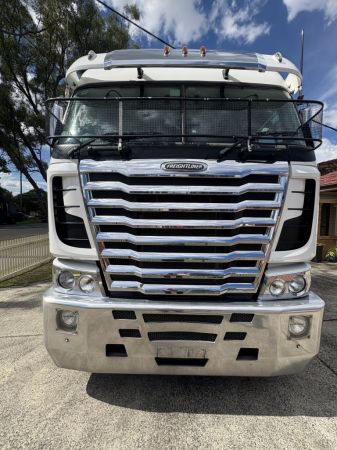 Freightliner Argosy image