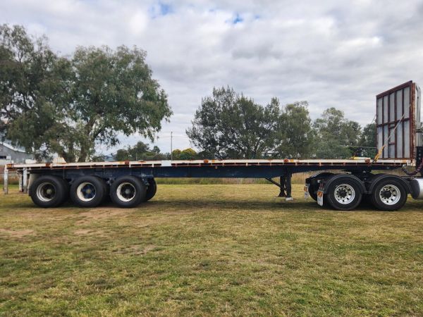 1970 HAULMARK SEMI TRAILER Flat Top image