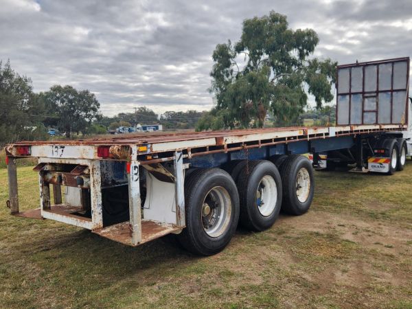 1970 HAULMARK SEMI TRAILER Flat Top image