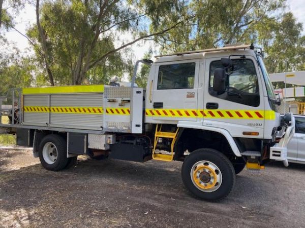 2004 Isuzu F Series FTS 750 image