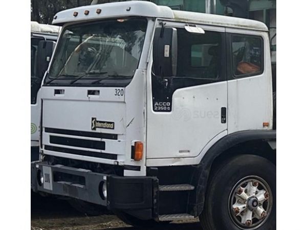 2001 INTERNATIONAL ACCO image
