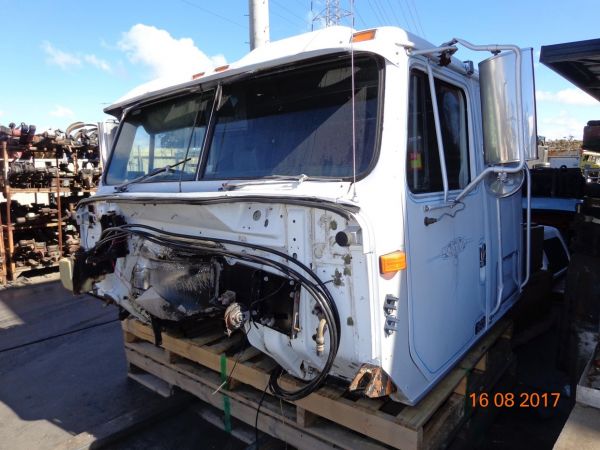 INTERNATIONAL S3600 CAB image